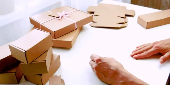 Umrah Gift Boxes: Benefits of Choosing Moving Boxes for Your Journey